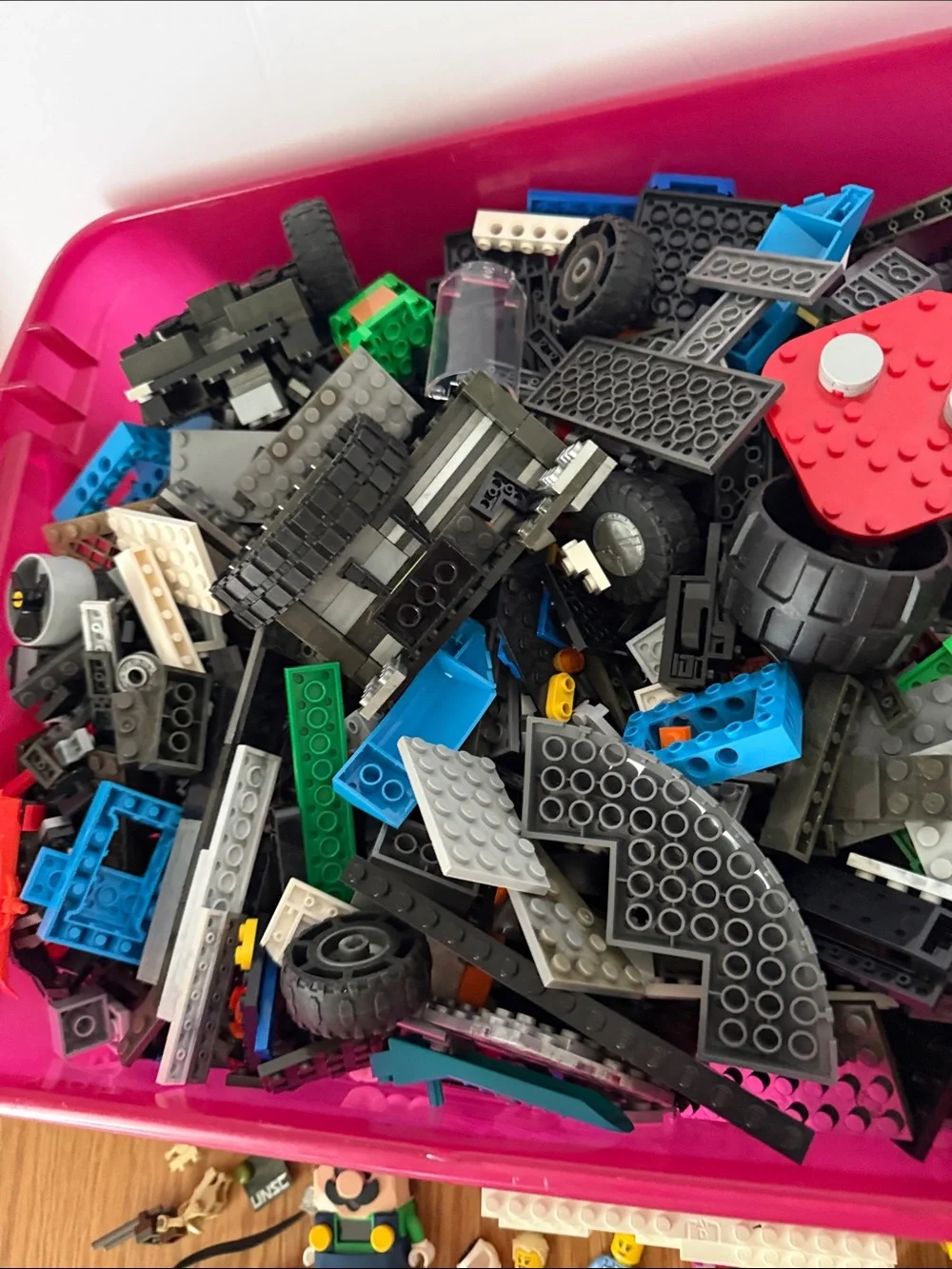 LEGO Mixed Bricks (10 pounds+) Minifigures Set